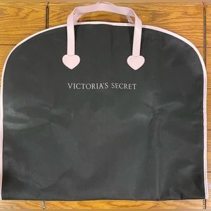 EUC Victoria’s Secret Black Garment Bag, pink heart pattern inside of bag